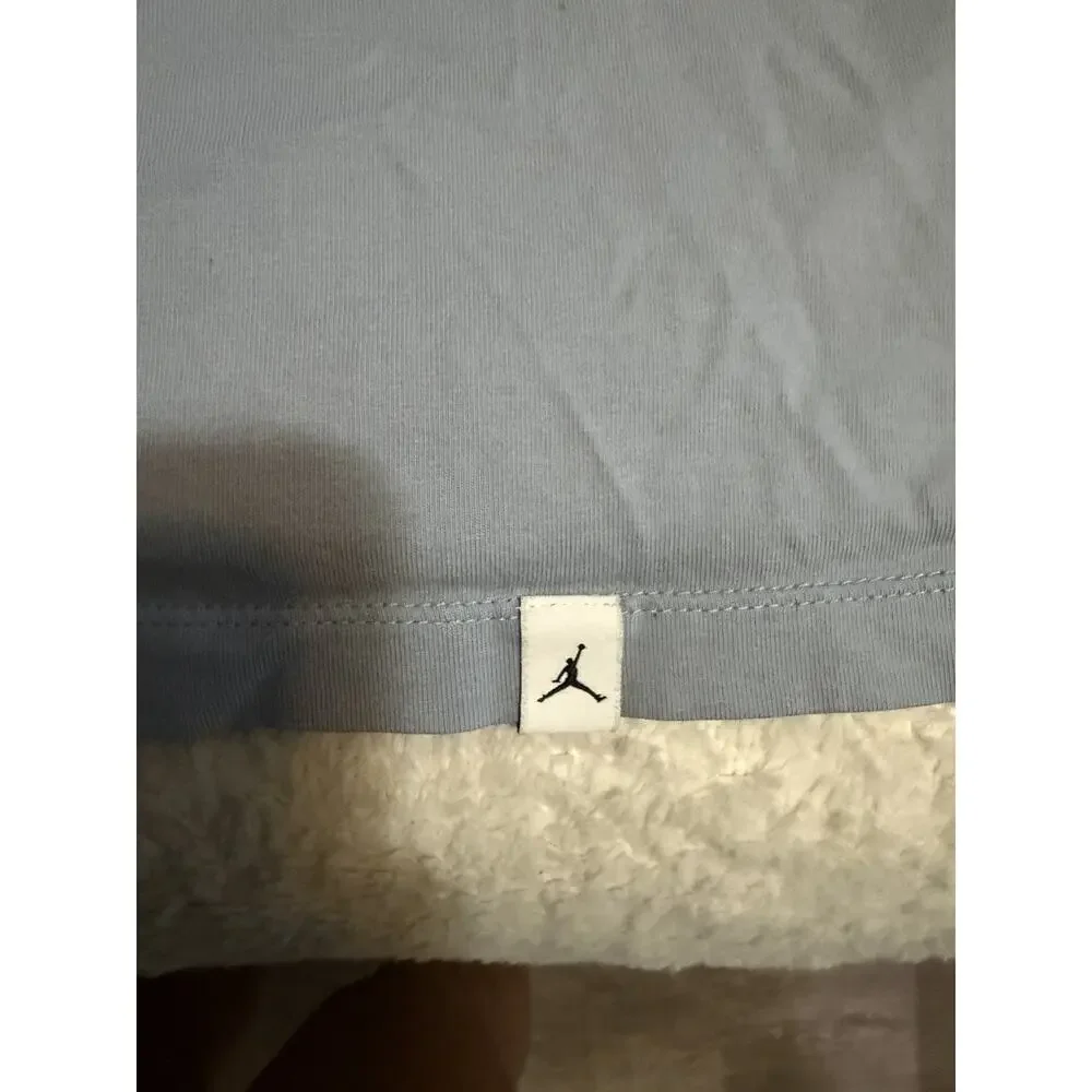 Jordan Men's Light blue/Gray Graphic Logo Tee Size L Crew Neck Short Sleeve